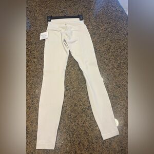 Cream/white lulu leggings 28” Align high rise
